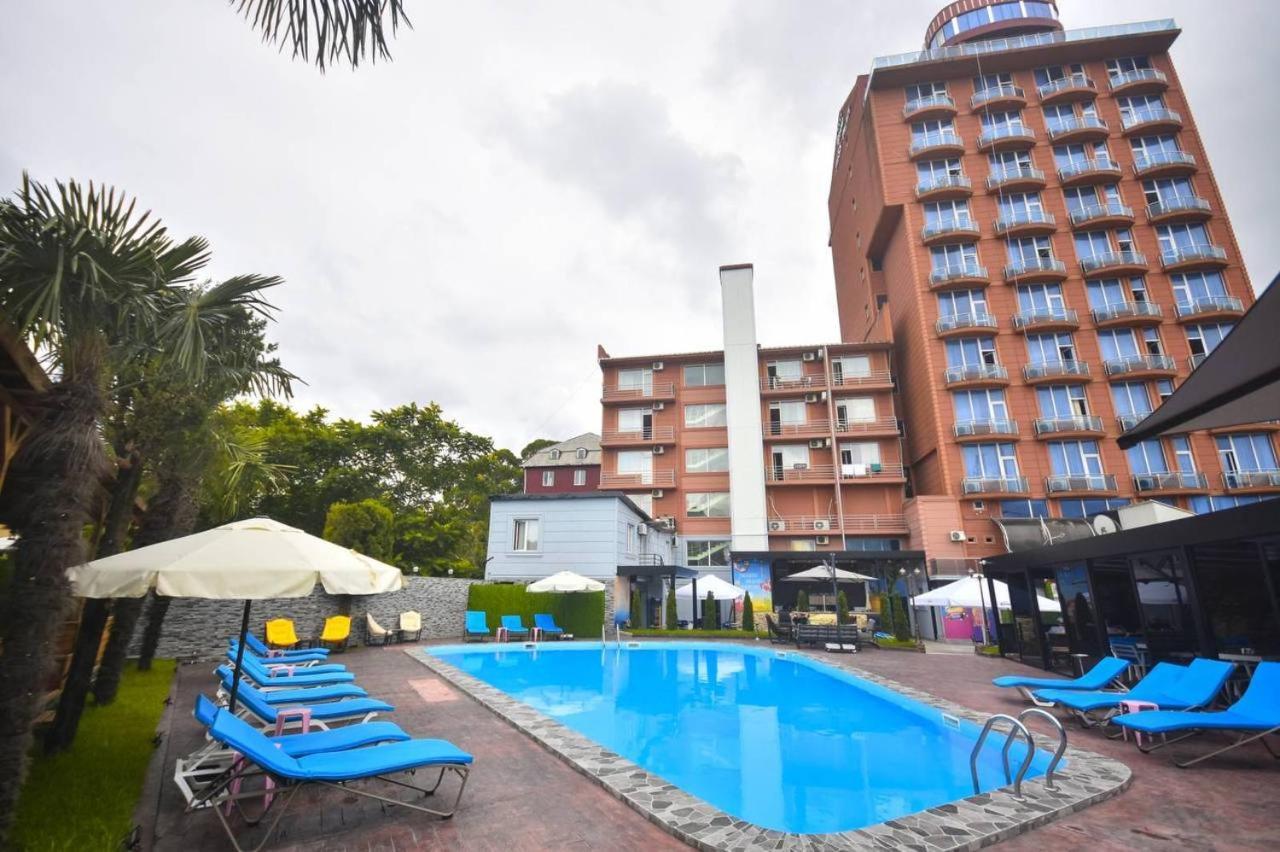 Hotel Genatsvale Batoumi Extérieur photo