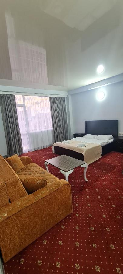 Hotel Genatsvale Batoumi Extérieur photo