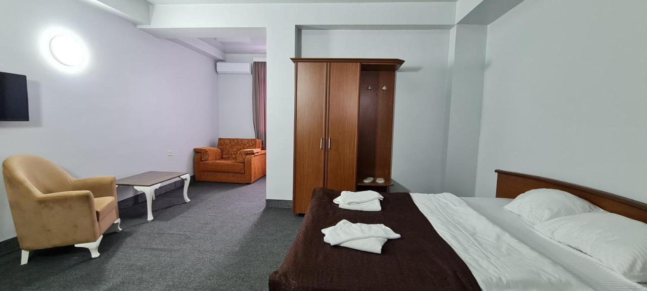 Hotel Genatsvale Batoumi Extérieur photo