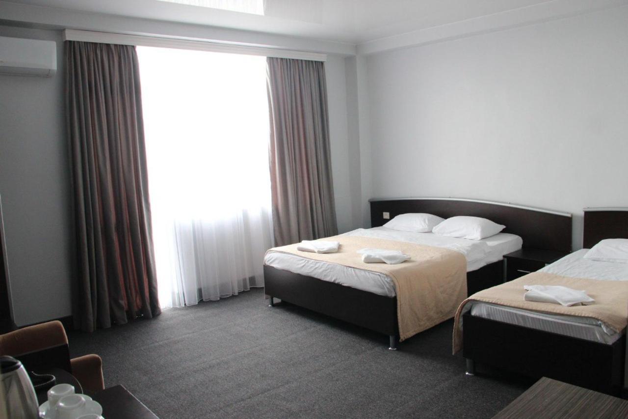 Hotel Genatsvale Batoumi Extérieur photo