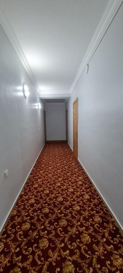 Hotel Genatsvale Batoumi Extérieur photo
