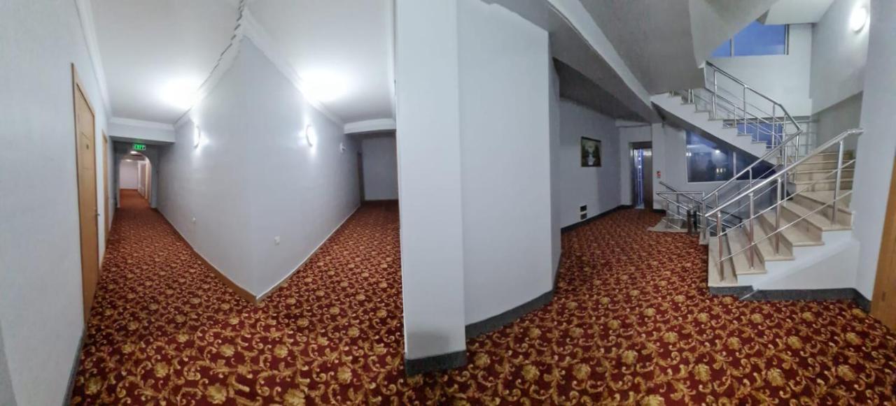 Hotel Genatsvale Batoumi Extérieur photo