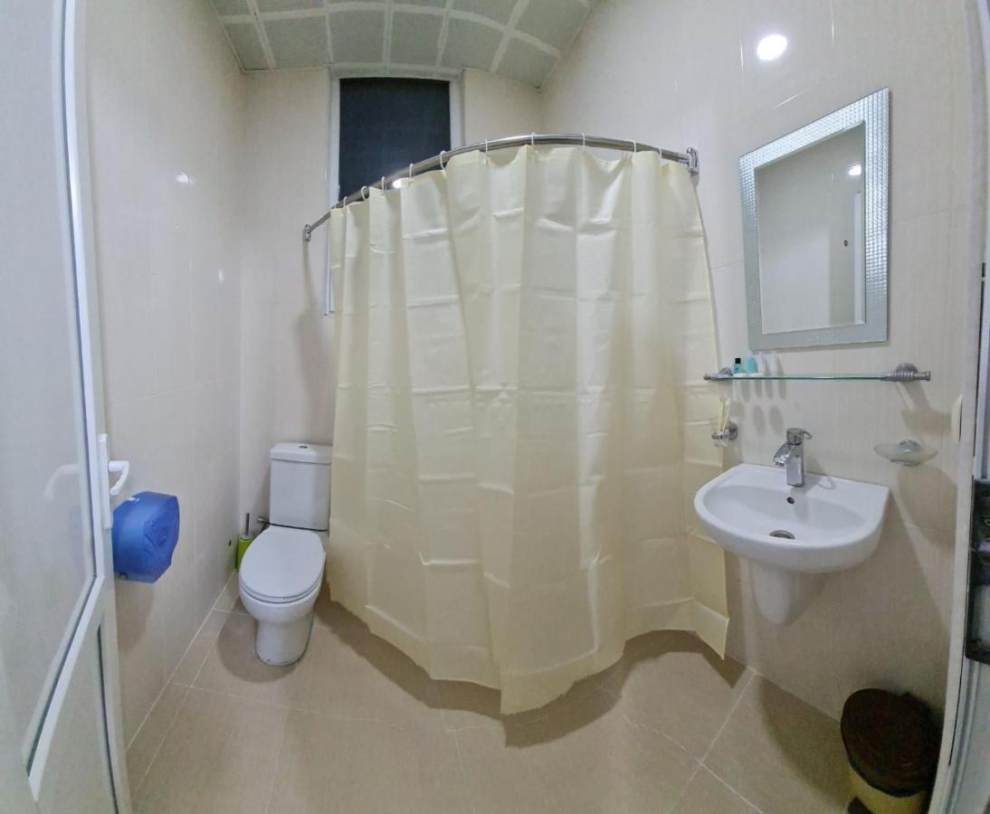 Hotel Genatsvale Batoumi Extérieur photo